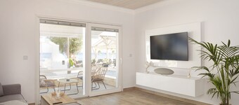 ETHOS Luxury Home - Seaview Villa with Hot-Tub