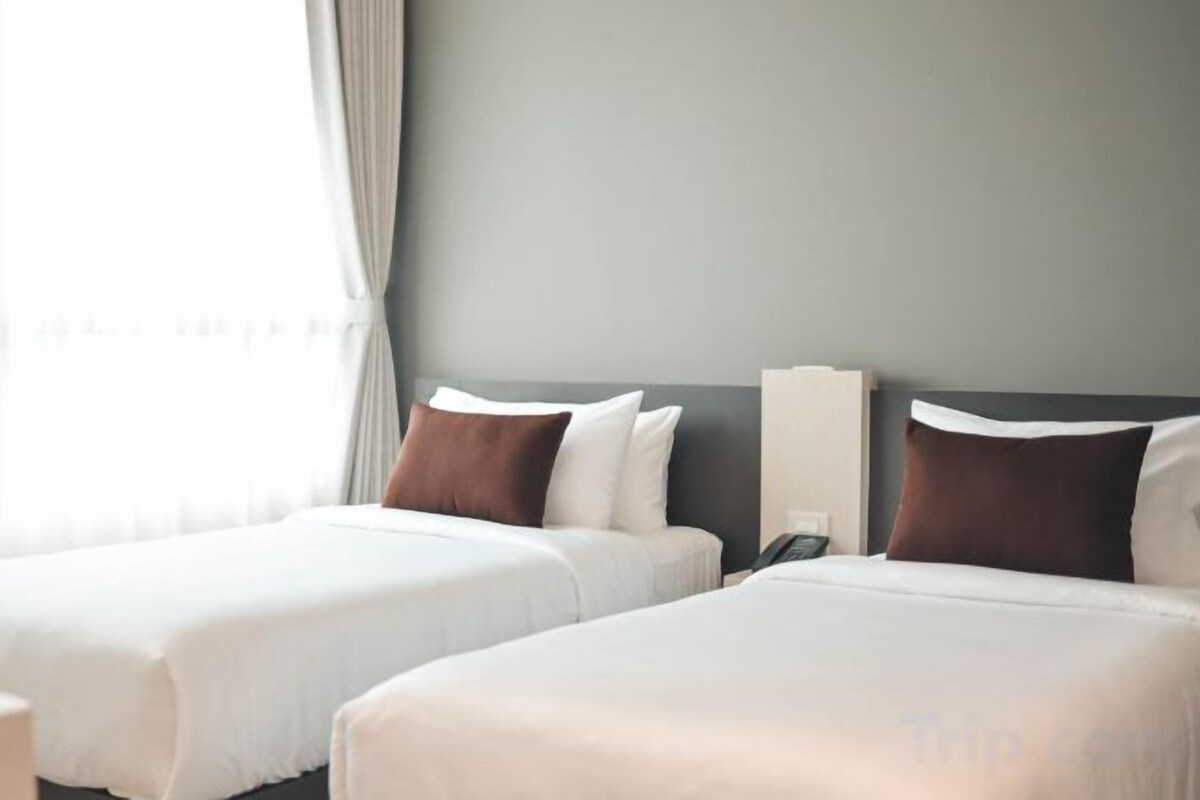 In-room safe, desk, blackout drapes, soundproofing