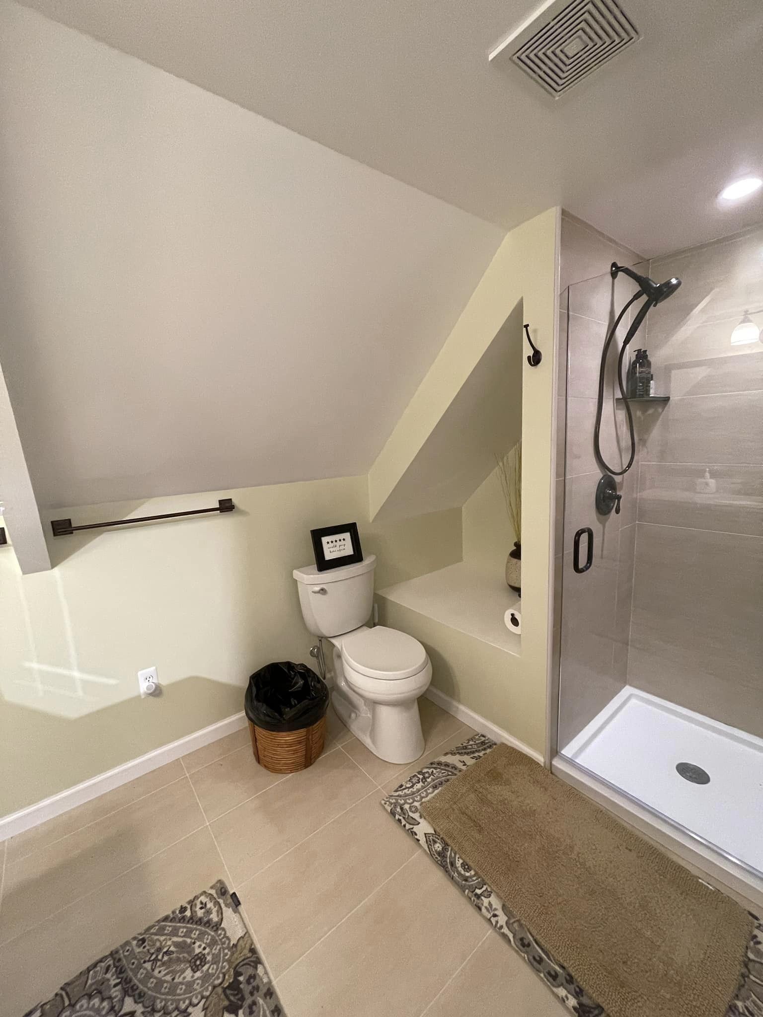 NEW!  Blue Chalet - Privacy, Golf, Ski, Relax! 