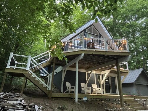 Blue Chalet - Privacy, Golf, Ski, Relax! 