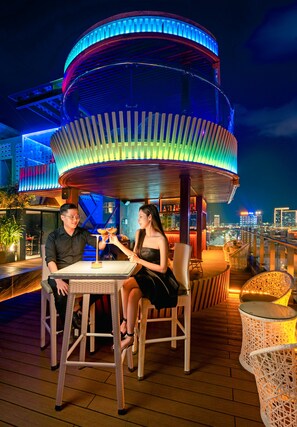 プールサイドバー