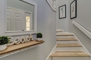 Interior - SALT LIFE TREEHOUSE --BEAUTIFUL VIEWS! Huntington Villas (Hilton Head Island)