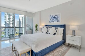 1 bedroom, desk, iron/ironing board, free WiFi - ICON Coral Condo/Free Pool Spa HotTub (Miami)