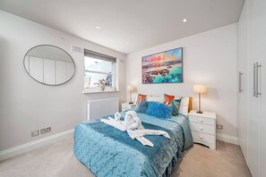 3 chambres, fer et planche à repasser, lit parapluie, Wi-Fi gratuit