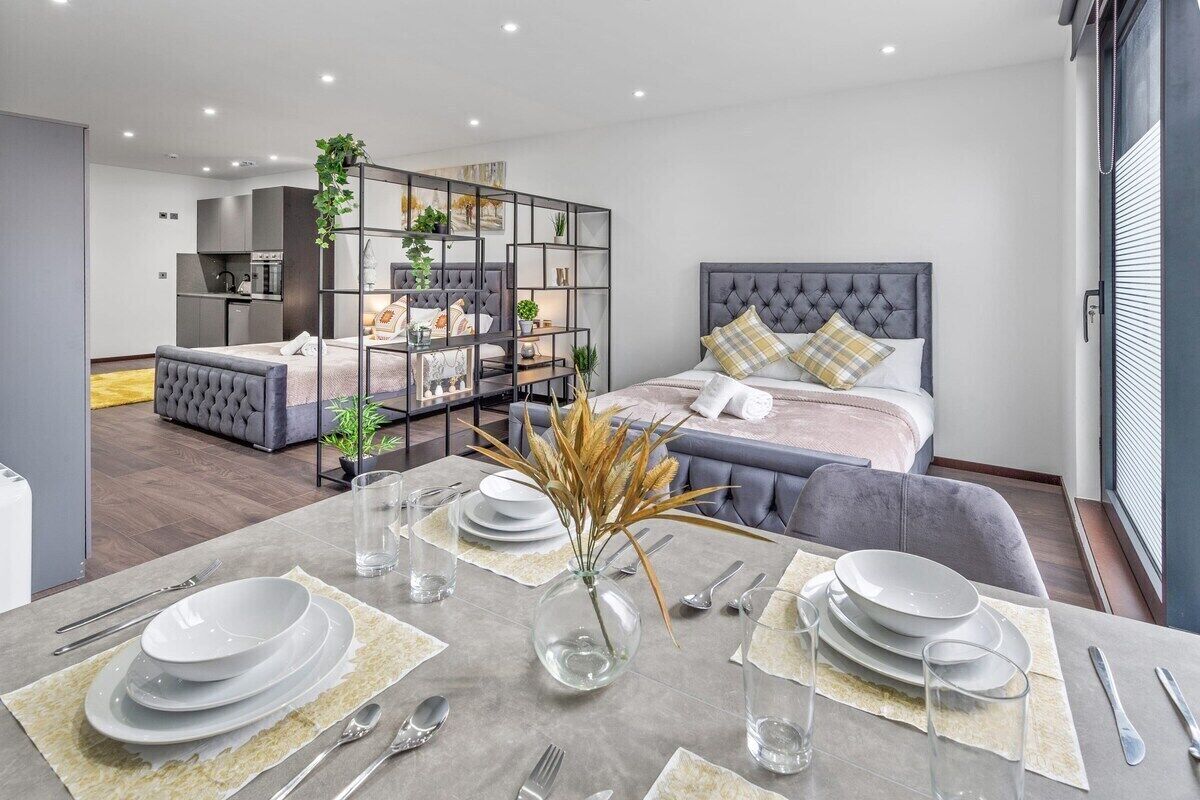 Apartment, Private Bathroom (GF 3A - Woodstock) | Desk, laptop workspace, iron/ironing board, free WiFi