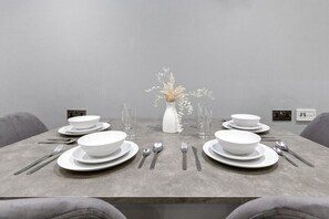 Departamento, baño privado (GF 4A - Woodstock) | Restaurantes