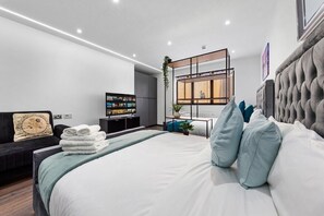 พรีเมียร์อพาร์ทเมนท์, ห้องน้ำส่วนตัว (B2 - Woodstock) | โต๊ะทำงาน, พื้นที่ทำงานแบบใช้แล็ปท็อป, เตารีด/โต๊ะรีดผ้า, Wi-Fi ฟรี