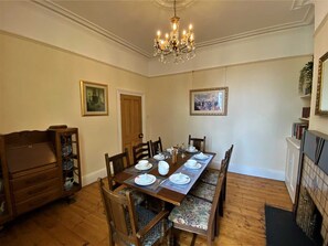 تناول الطعام