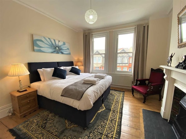 4 chambres, fer et planche à repasser, accès Internet, draps fournis