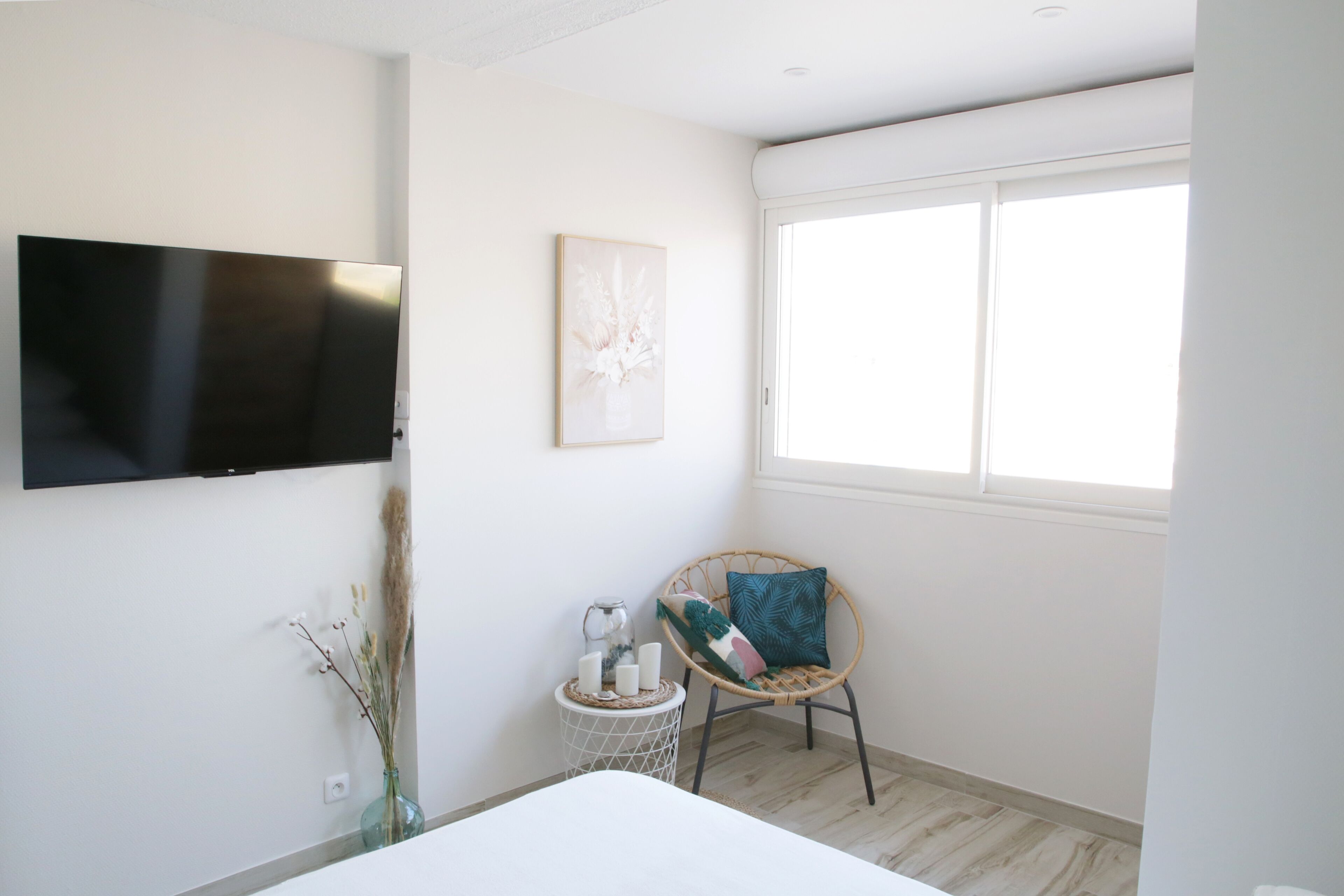 2 slaapkamers, reisbedje