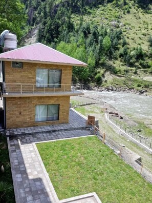 Exterior - Walnut Cottage (Balakot)