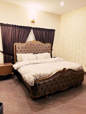Deluxe Double Room | Iron/ironing board, free WiFi - Walnut Cottage (Balakot)