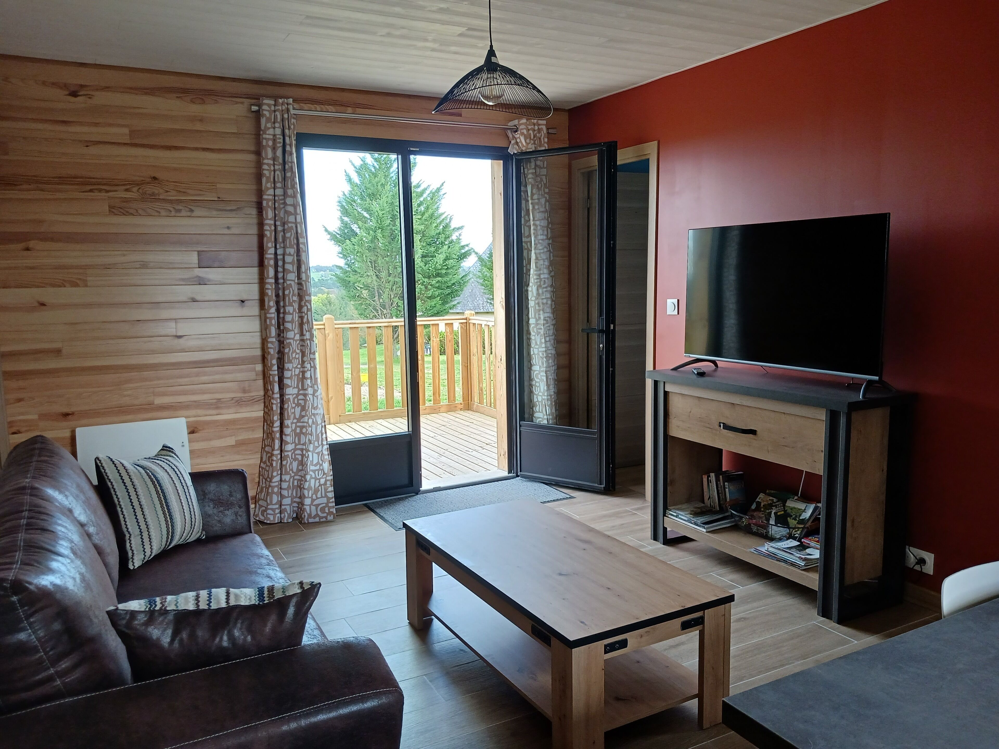 Chalet en Campagne Corèzienne Avec Piscine et vue Panoramique