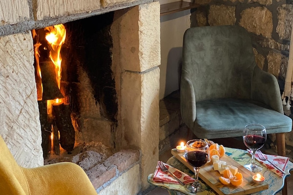 Tas Oda | Oleskelualue | Leluja, kirjoja