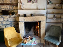 Tas Oda | Living area | Toys, books