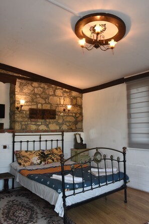 Yesil Oda | Premium bedding, free cots/infant beds, free WiFi, bed sheets - Sardunya Konak (Ayvacik)