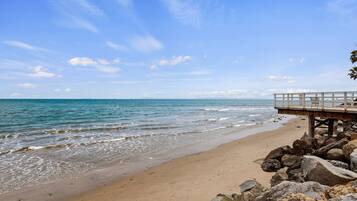 Una playa cerca