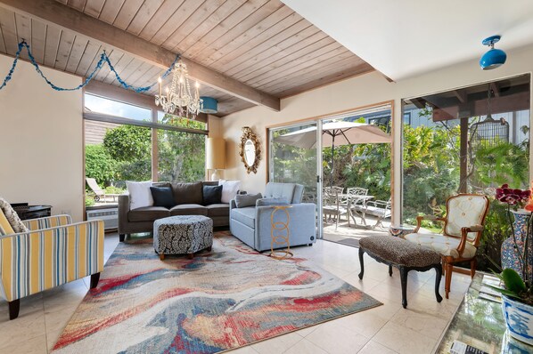 House, Multiple Beds, Hot Tub, Garden View | Living area | TV, fireplace