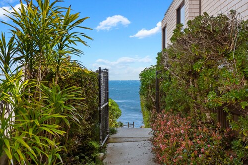 Padaro Midcentury Beach & Garden