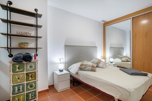 4 bedrooms, iron/ironing board, travel crib, free WiFi