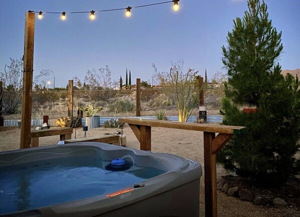 House, Multiple Beds, Hot Tub, Mountain View | Outdoor spa tub
