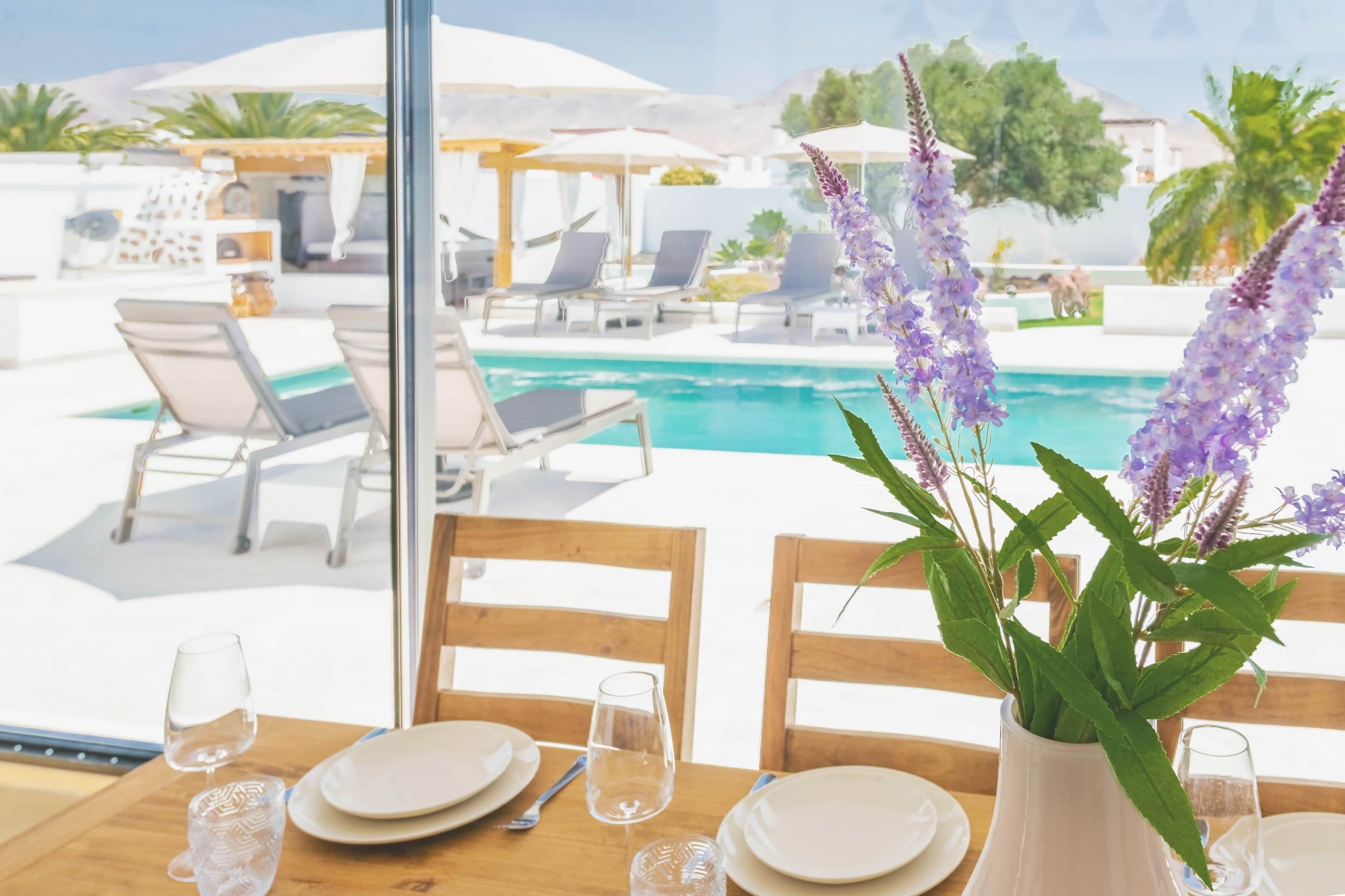 Lämmitetty uima-allas