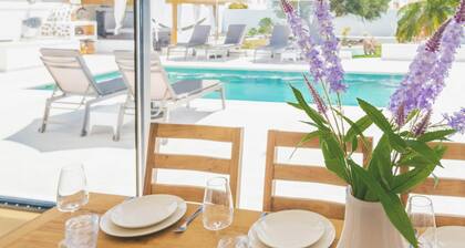 Villa Olive Tree 4 Bedroom 3 Bathroom Heated Pool Newly Refurbished Family Villa