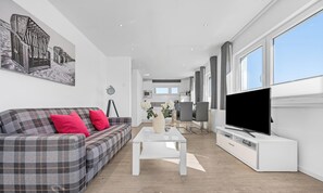 TV - Strandkrabbe - 1st row on the water & beach, ground floor, shower room, terrace (Olpenitz)