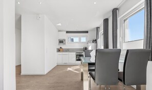 Fridge, microwave, oven, stovetop - Strandkrabbe - 1st row on the water & beach, ground floor, shower room, terrace (Olpenitz)