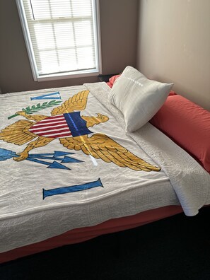 1 bedroom, free WiFi, bed sheets - NEW - Private Downtown Christiansted Apartment (Christiansted)