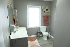 Serviettes fournies, savon, papier toilette