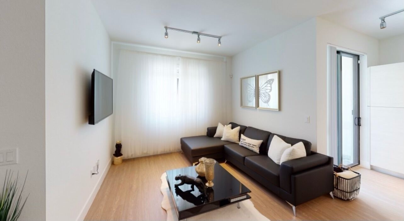 Beautiful Luxurious 2Bed 2bath with Master Suite