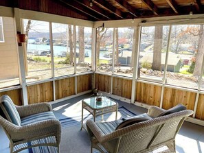 Interior - The “Reel Diehl” Cottage (Sunrise Beach)