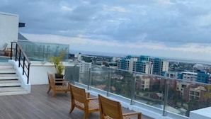 Exterior - Comfy Studio with rooftop pool (Kingston)