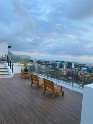 Exterior - Comfy Studio with rooftop pool (Kingston)