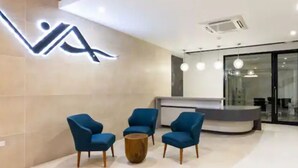 Exterior - Comfy Studio with rooftop pool (Kingston)