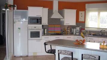 Microwave, stovetop, dishwasher