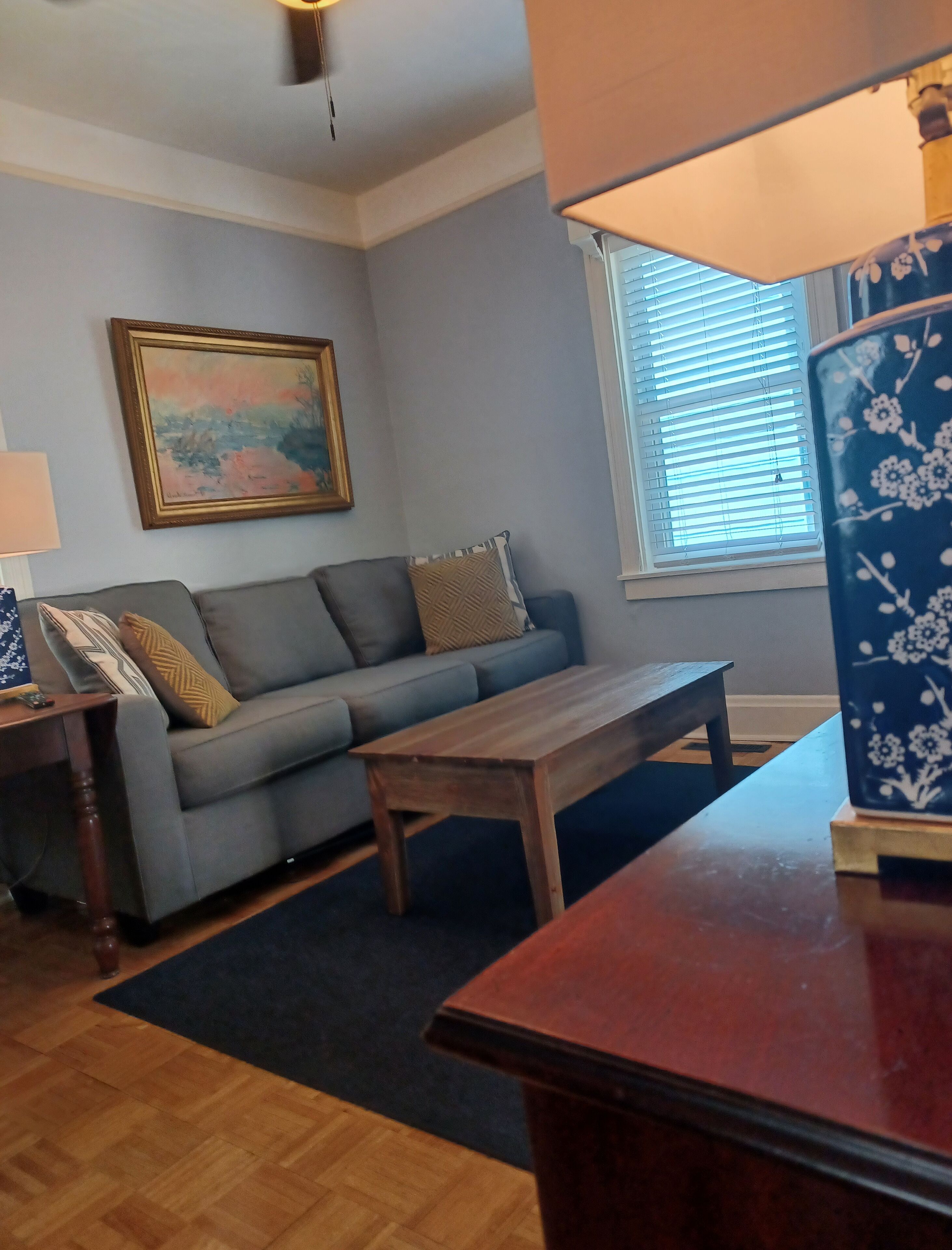 Bright and Beautiful One Bedroom Cottage