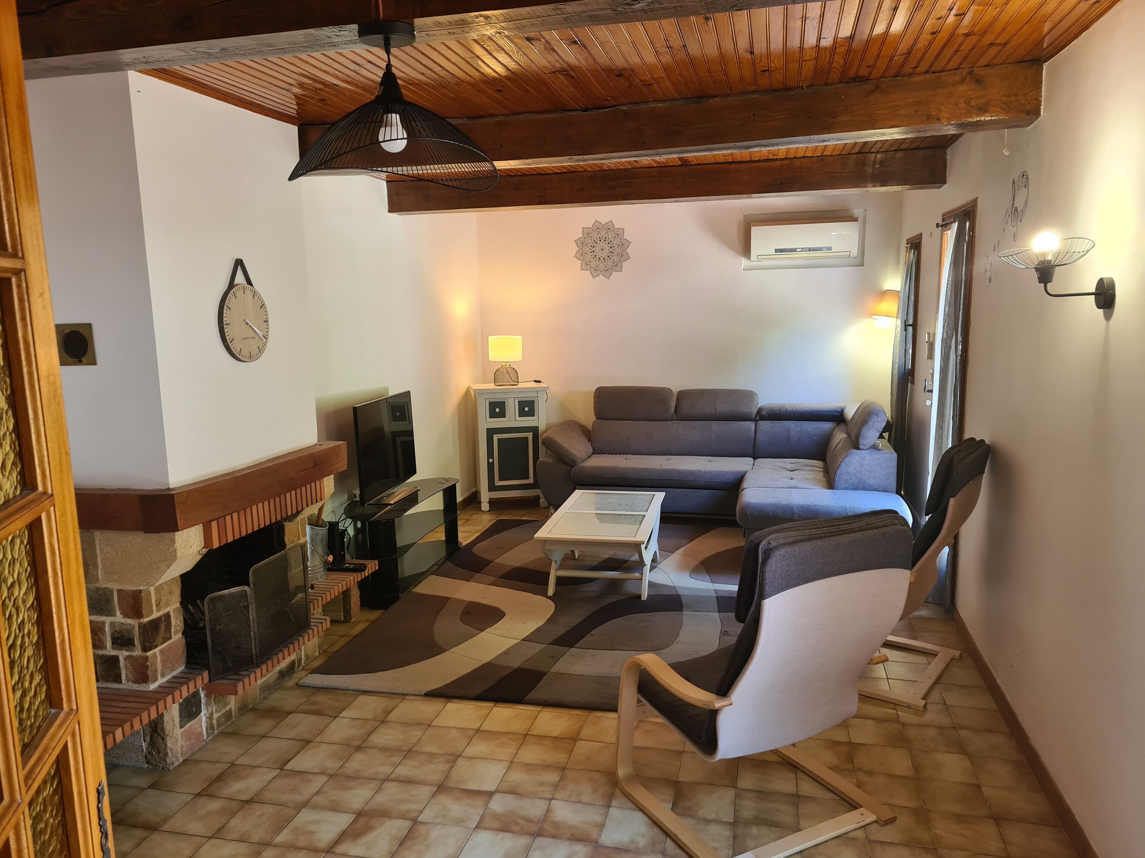 Maison Avec Rivière, Piscine Chauffée, Spa, Sauna, Terrain de Boules, Baby-foot