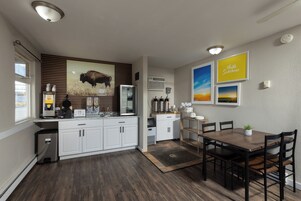 Free daily continental breakfast