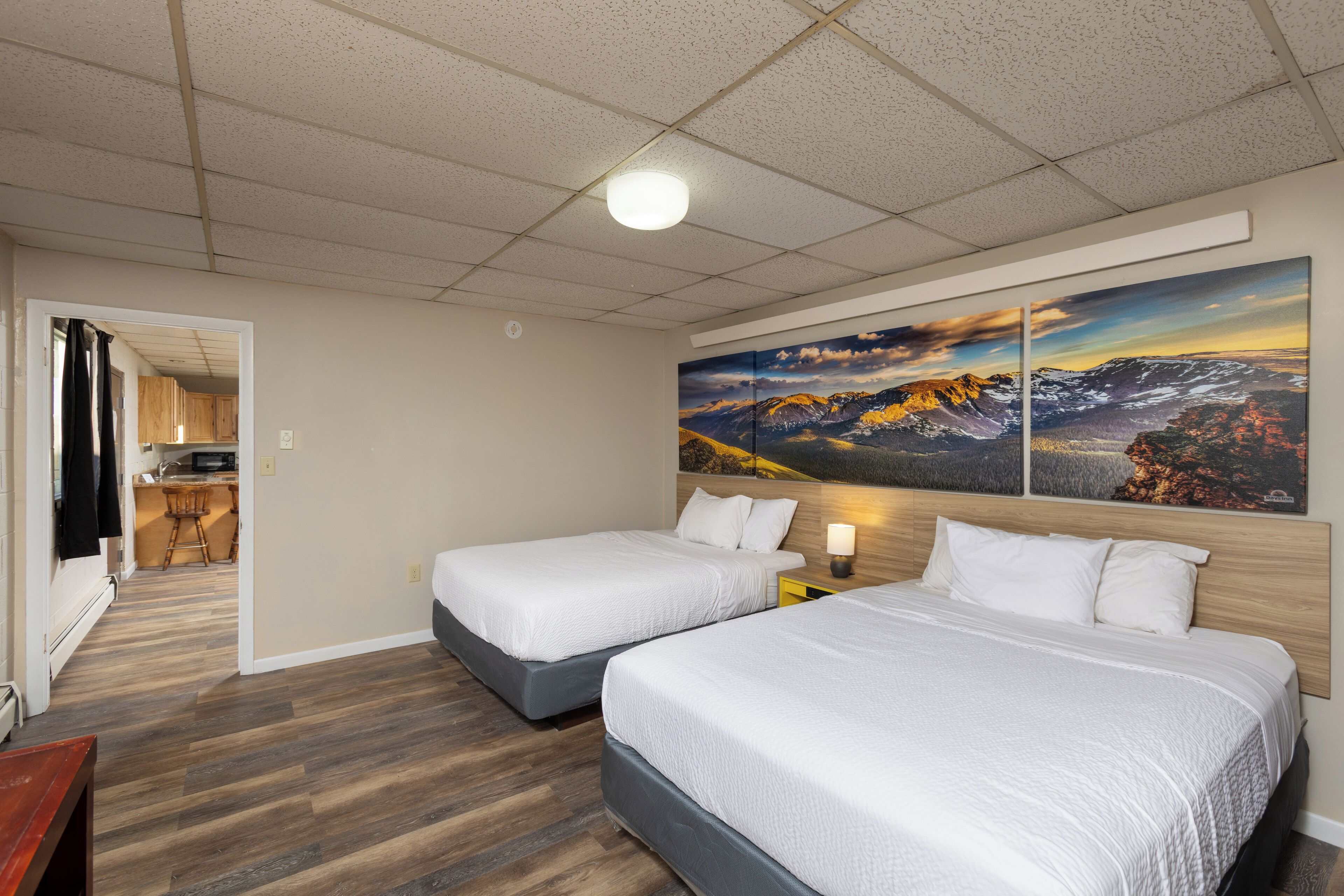 Bureau, espace de travail pour ordinateur portable