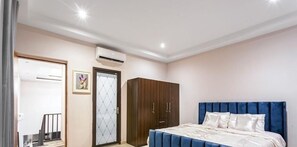 2 Schlafzimmer, Zimmersafe, Bügeleisen/Bügelbrett, WLAN