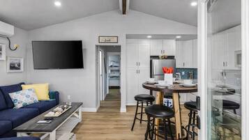 Smart TV, video games