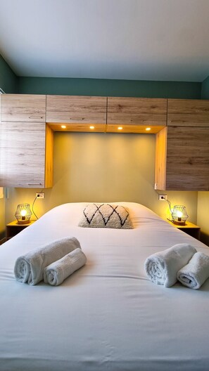 1 bedroom, iron/ironing board, travel cot, WiFi