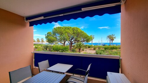 Apartment 4 guests with access to the beach/Fréjus