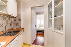 Kühlschrank, Herdplatte, Geschirrspüler