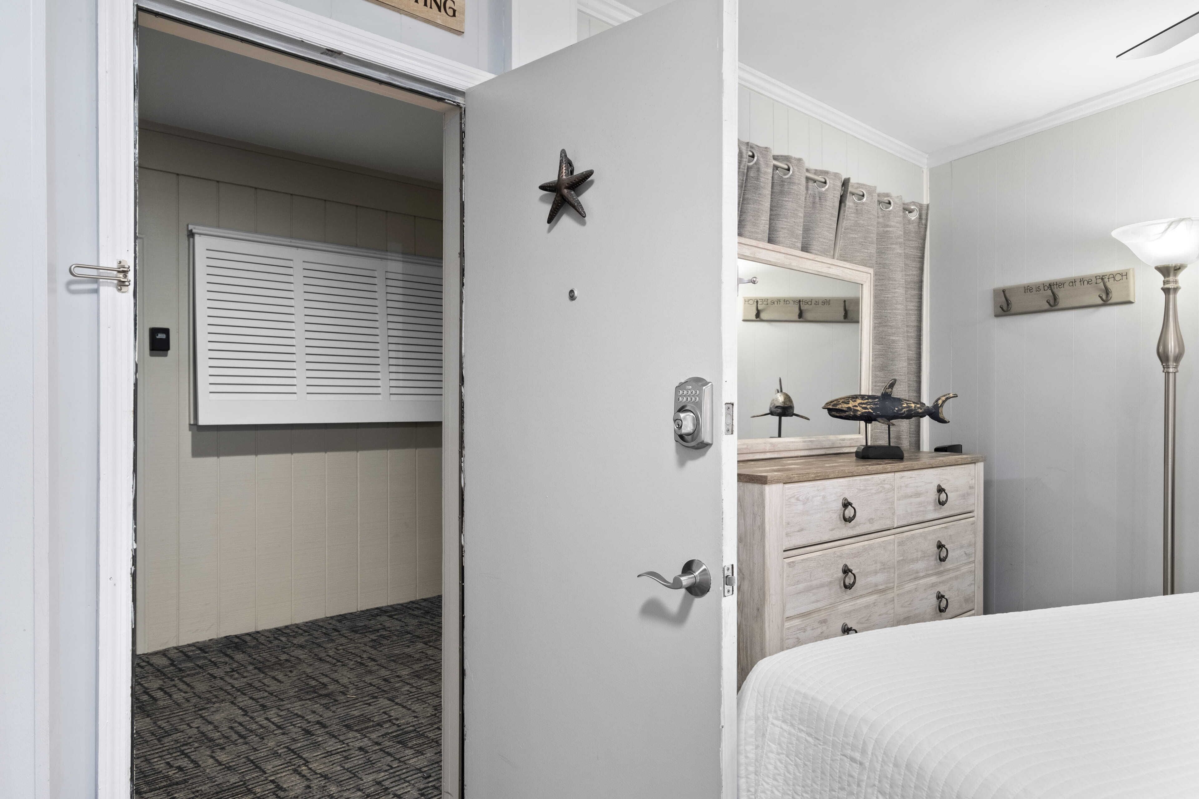 Classic Coastal Condo, Beachfront, & Free Bikes! New to the Market! 