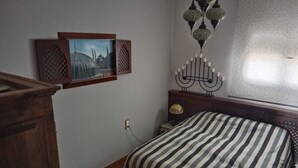 2 室のベッドルーム、アイロン / アイロン台、WiFi、ベッドシーツ