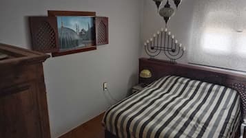 2 slaapkamers, een strijkplank/strijkijzer, wifi, beddengoed