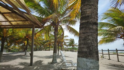 Family-Friendly Loft Just a 3-Minute Walk to Tela Beach
